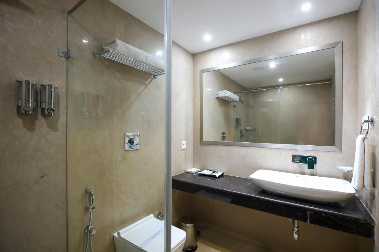 Hotel Aadithya Chennai Exterior photo