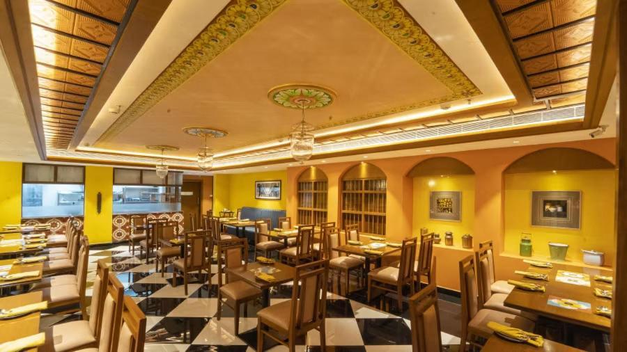 Hotel Aadithya Chennai Exterior photo